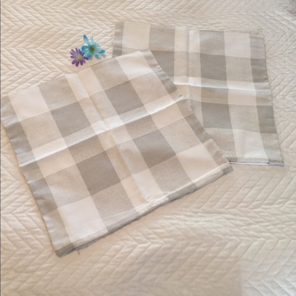 Buffalo check pillow covers 🌸